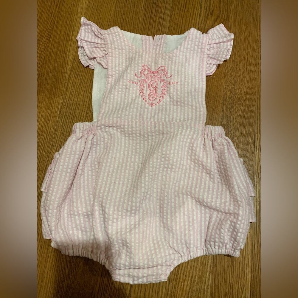 Cecil and Lou 24M Bubble monogrammed with letter “G”